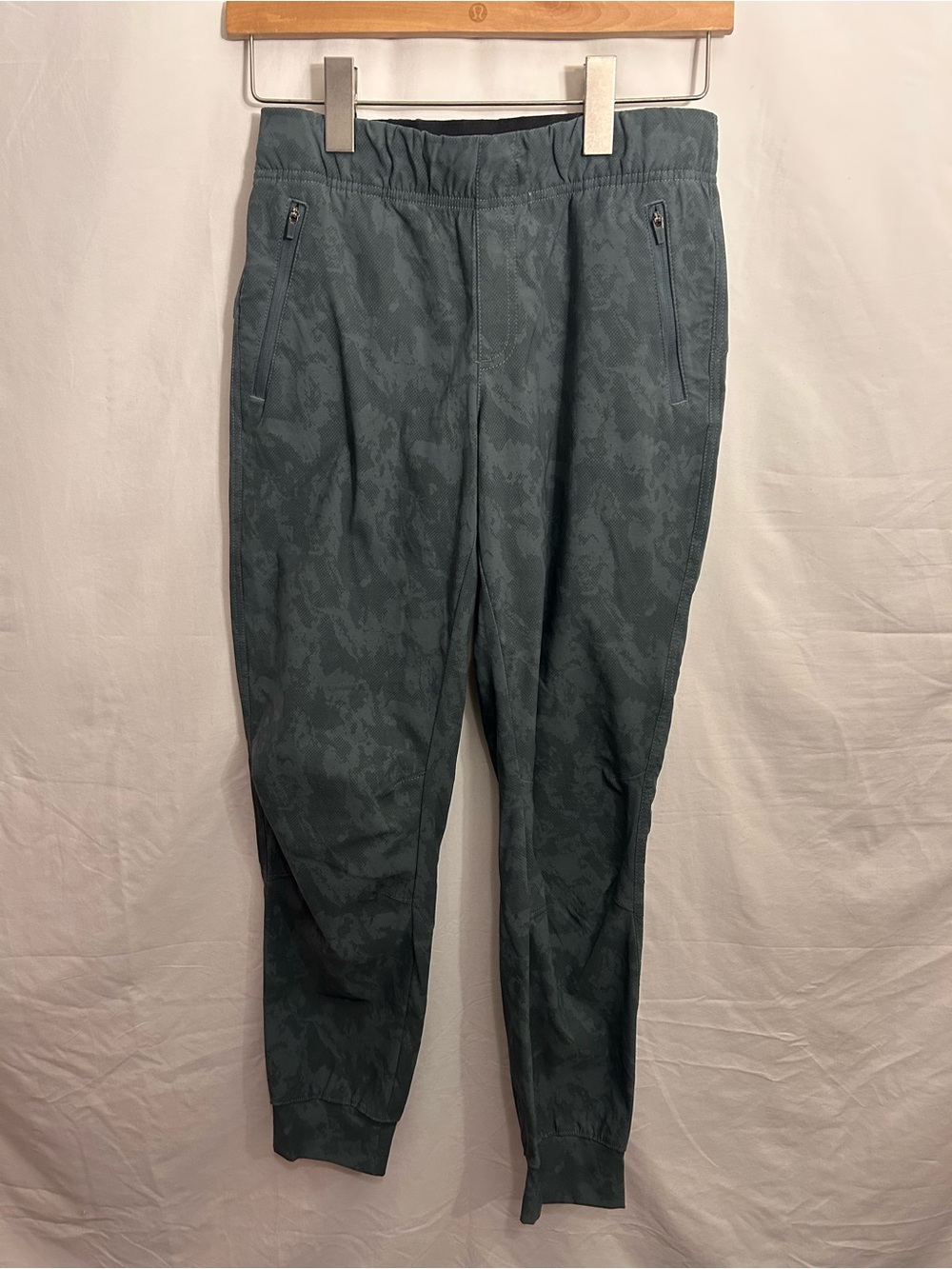 Eddie Bauer Slate Green Camo-Texture Jogger Pants